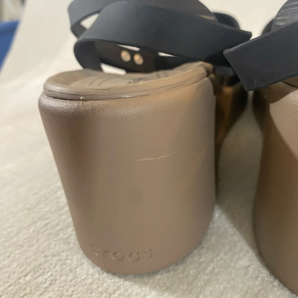 CROCS Brooklyn Wedge Sandals Women's Black and Tan - Picture 5 of 6